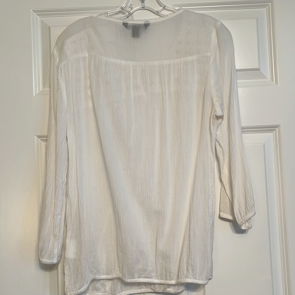 Old Navy Medium Flowy Feminine Top - Picture 6 of 6
